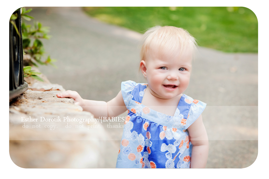 one-year-old-baby-girl-photograph-taken-at-Dallas-Arboretum